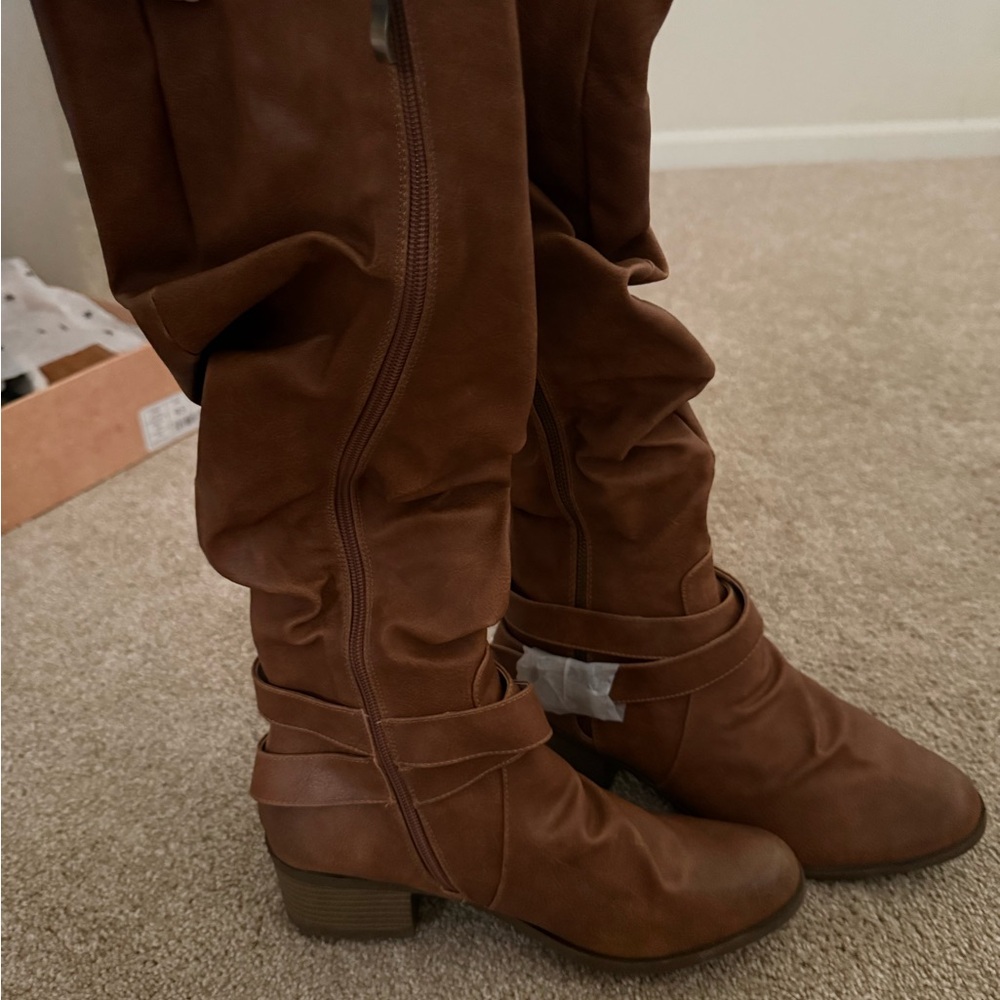 Boots - Picture 2 of 3